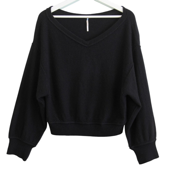 Free People Sweater 100% Cashmere Black V-Neck Crop Relaxed Pullover Size Small - Picture 1 of 5